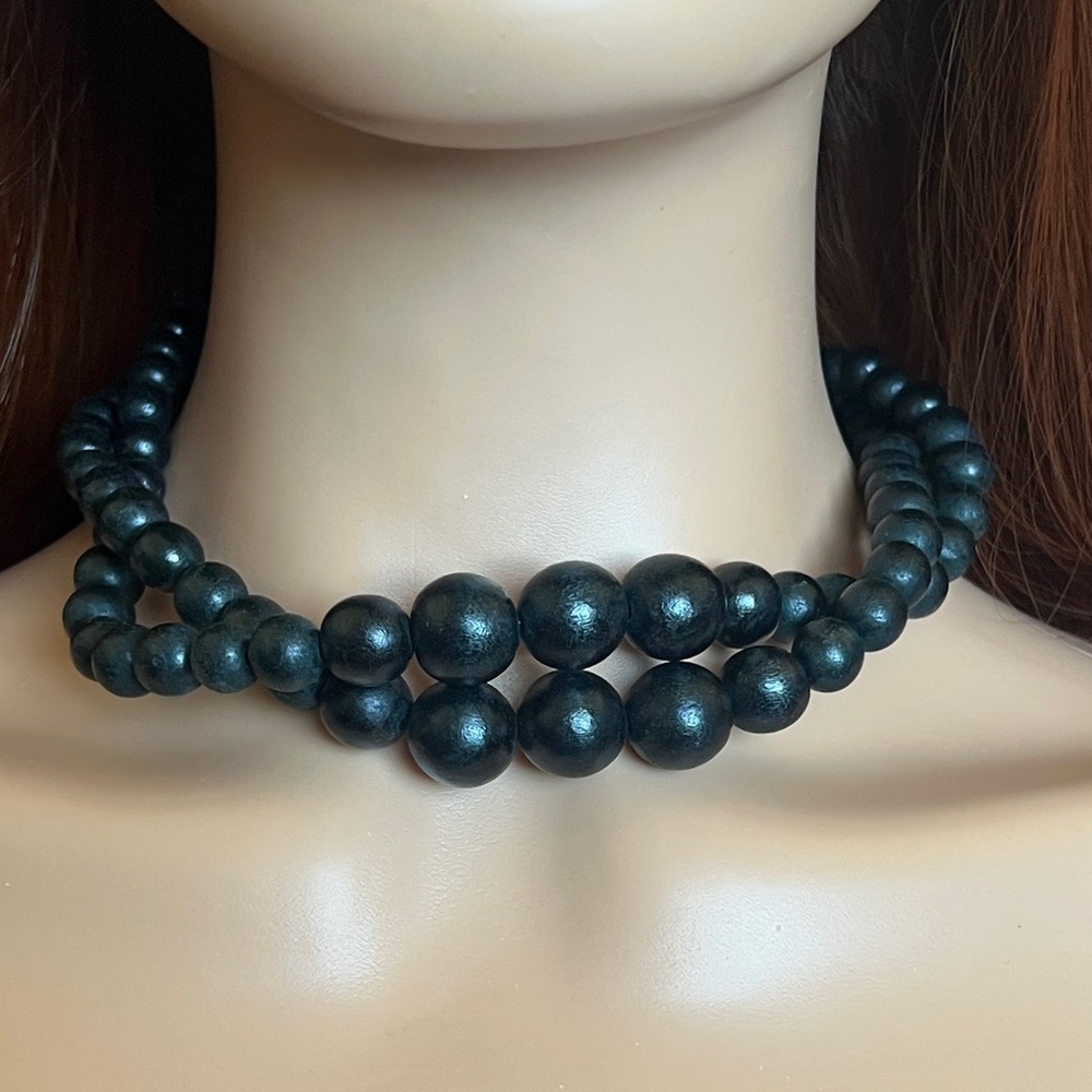 Elegant Black Beaded Necklace